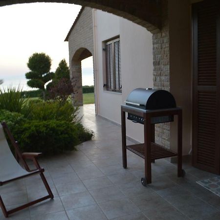 M Varkes Villa Nea Moudania Exterior foto