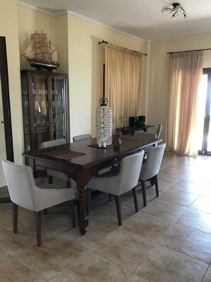 M Varkes Villa Nea Moudania Exterior foto